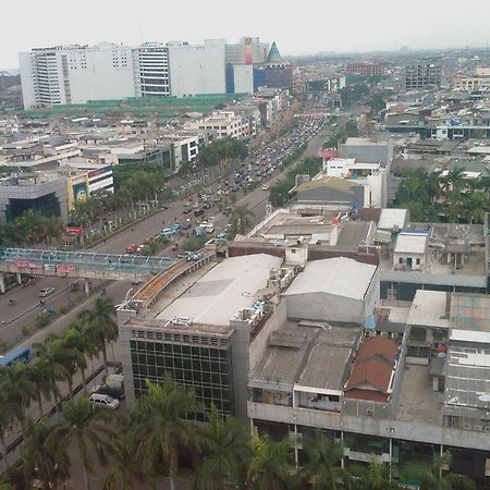 California Hotel Jakarta Exterior photo