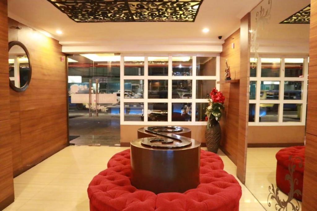 California Hotel Jakarta Exterior photo