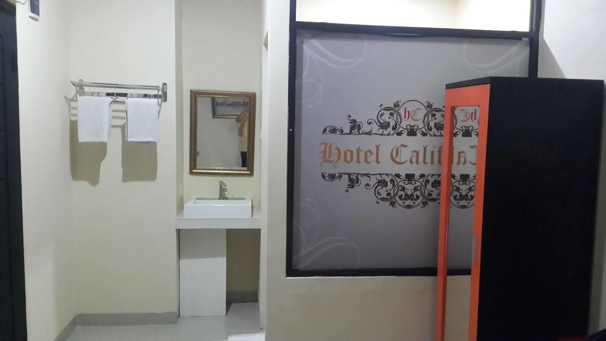 California Hotel Jakarta Exterior photo